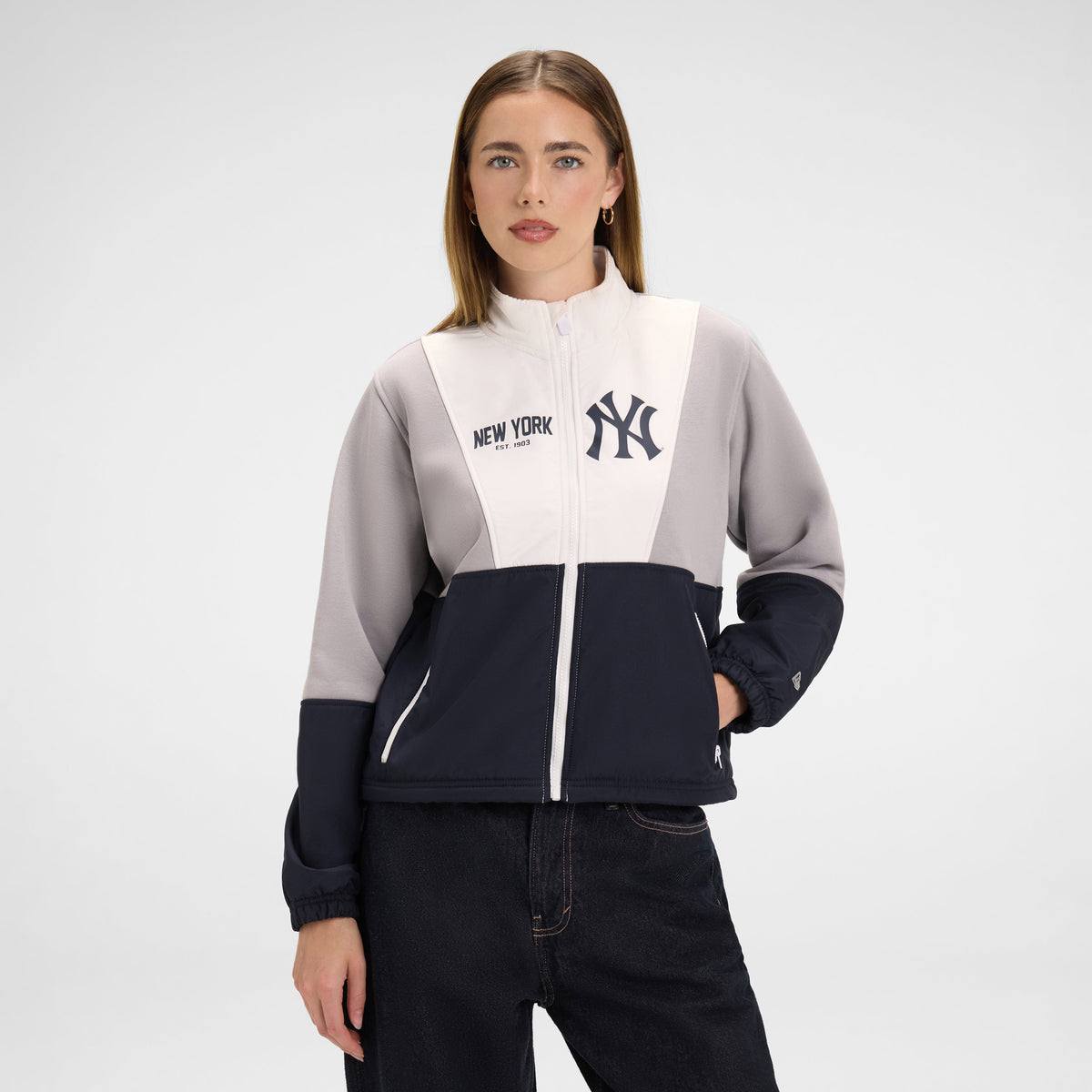 Atlanta Braves Leisure Women's Full-Zip Sweatshirt