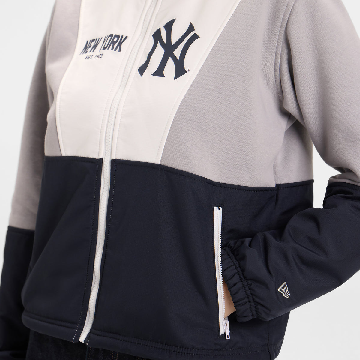 Chicago Bears Leisure Women's Full-Zip Sweatshirt